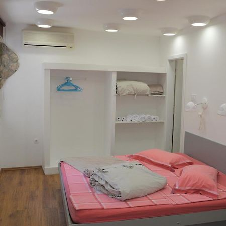 שיבניק Vicencin Place Downtown Studio Apartments מראה חיצוני תמונה
