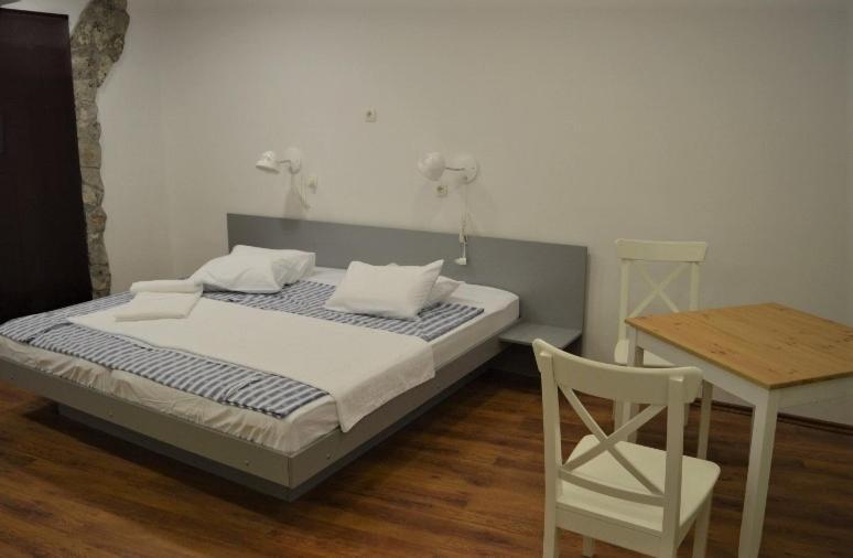 שיבניק Vicencin Place Downtown Studio Apartments מראה חיצוני תמונה