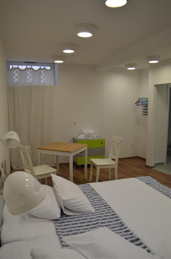 שיבניק Vicencin Place Downtown Studio Apartments מראה חיצוני תמונה