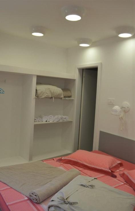 שיבניק Vicencin Place Downtown Studio Apartments מראה חיצוני תמונה