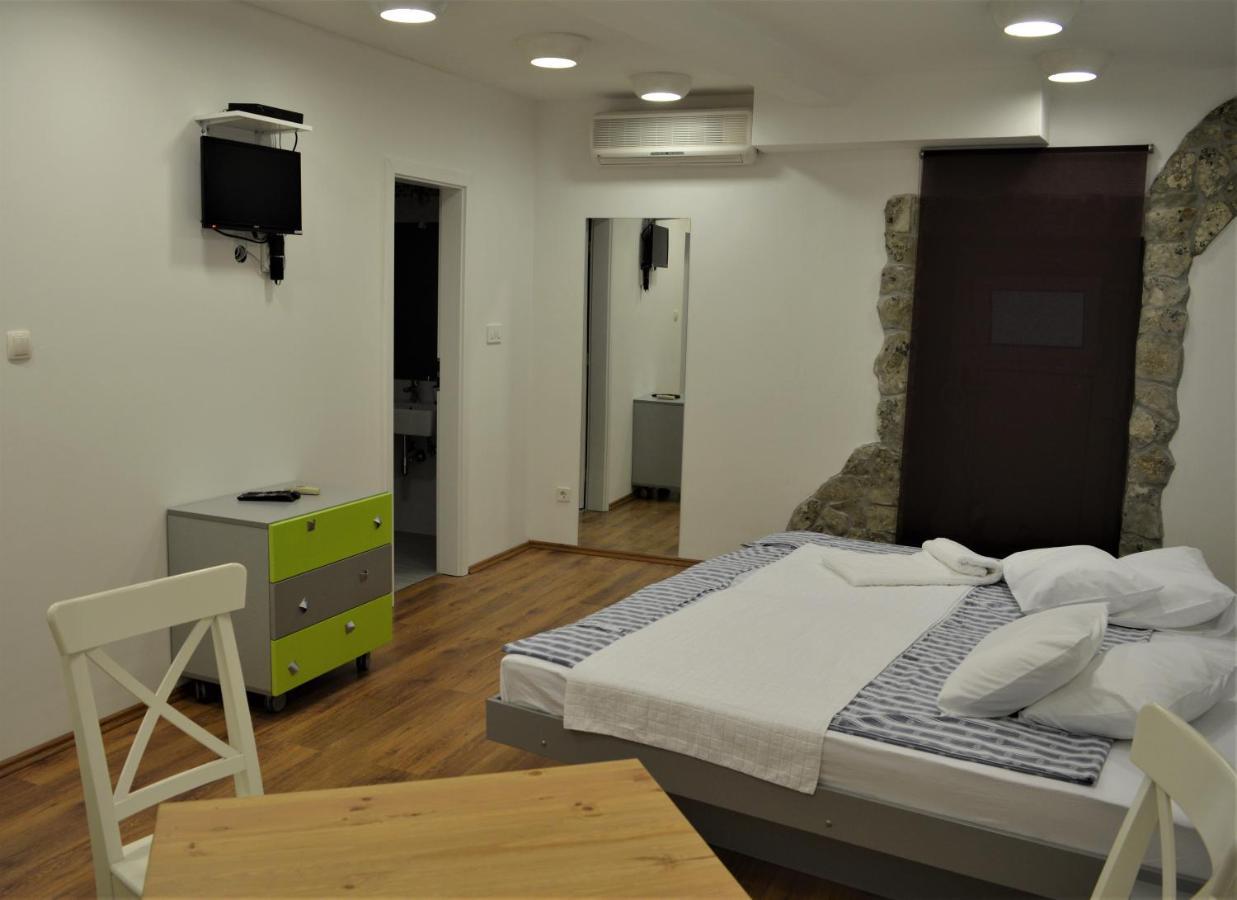 שיבניק Vicencin Place Downtown Studio Apartments מראה חיצוני תמונה