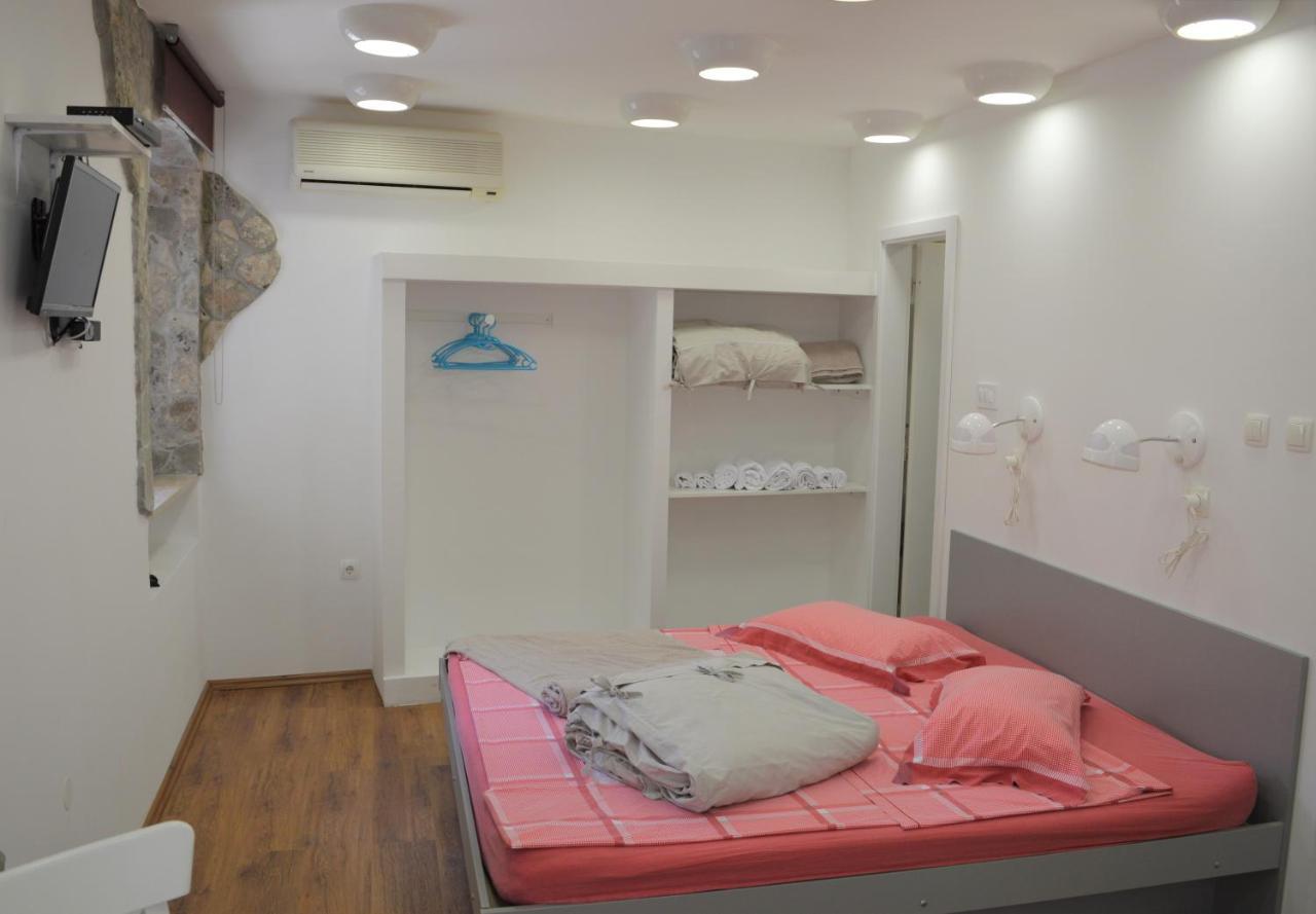 שיבניק Vicencin Place Downtown Studio Apartments מראה חיצוני תמונה