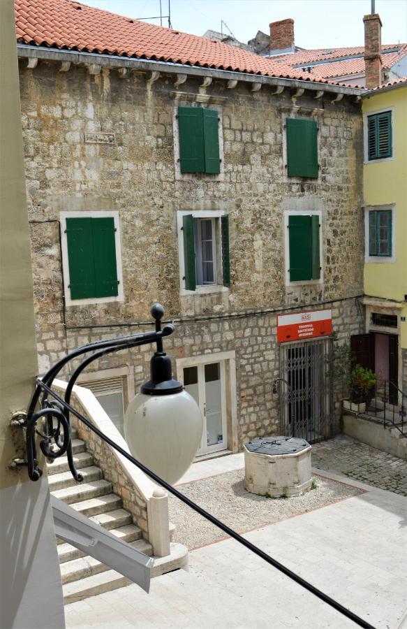 שיבניק Vicencin Place Downtown Studio Apartments מראה חיצוני תמונה
