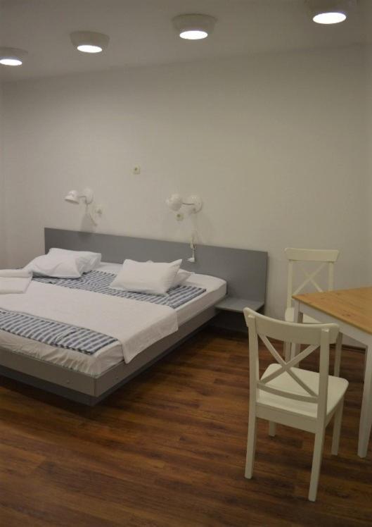 שיבניק Vicencin Place Downtown Studio Apartments מראה חיצוני תמונה